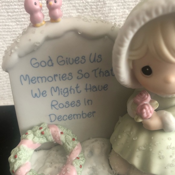 Precious Moments 'God Gives Us Memories So That We Might Have Roses in  #680990 - Picture 6 of 7